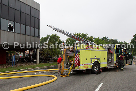 072812B-106